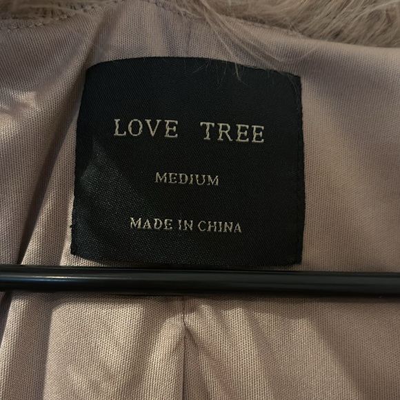 Love Tree faux fur vest with pockets size medium - Picture 2 of 5